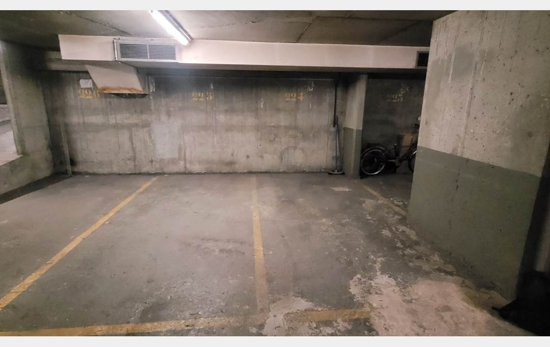 Annonces ANTONY : Garage / Parking | PARIS (75016) | 17 m2 | 60 000 € 