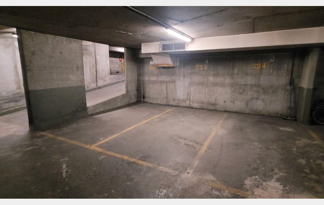 Annonces ANTONY : Garage / Parking | PARIS (75016) | 17 m2 | 60 000 € 